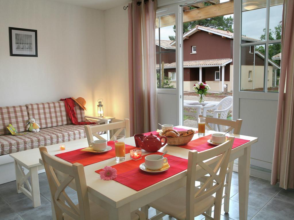Residence Nemea Les Rives De Saint Brice Ares Buitenkant foto