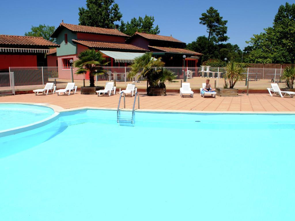 Residence Nemea Les Rives De Saint Brice Ares Buitenkant foto
