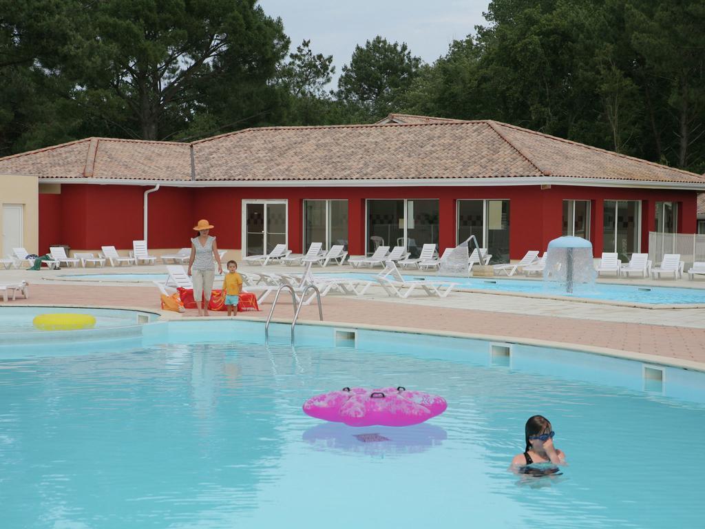Residence Nemea Les Rives De Saint Brice Ares Buitenkant foto