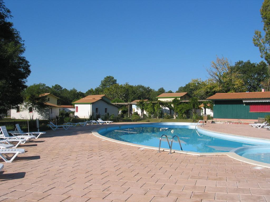 Residence Nemea Les Rives De Saint Brice Ares Buitenkant foto