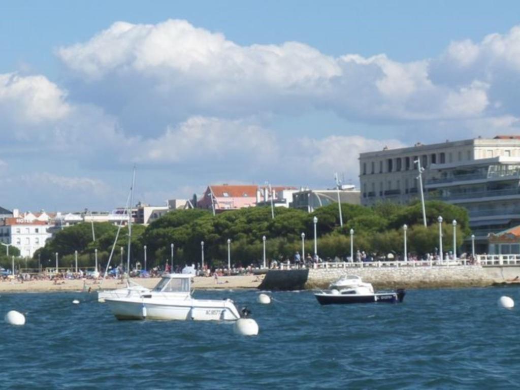 Residence Nemea Les Rives De Saint Brice Ares Buitenkant foto