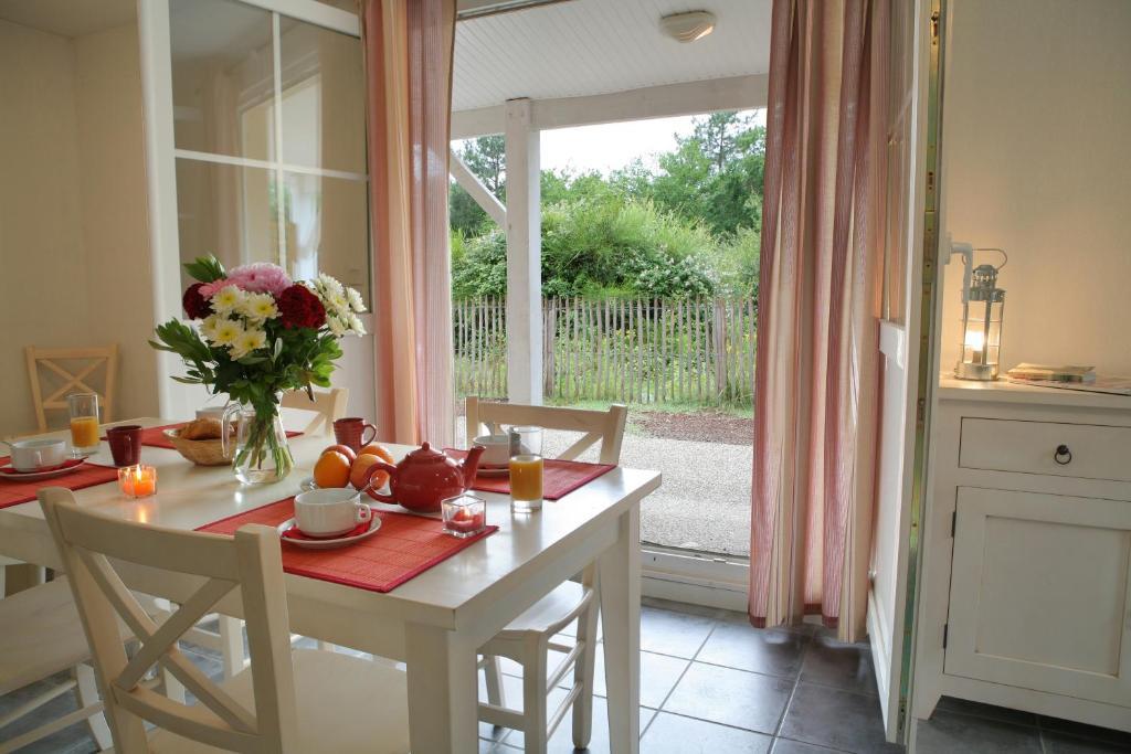 Residence Nemea Les Rives De Saint Brice Ares Kamer foto