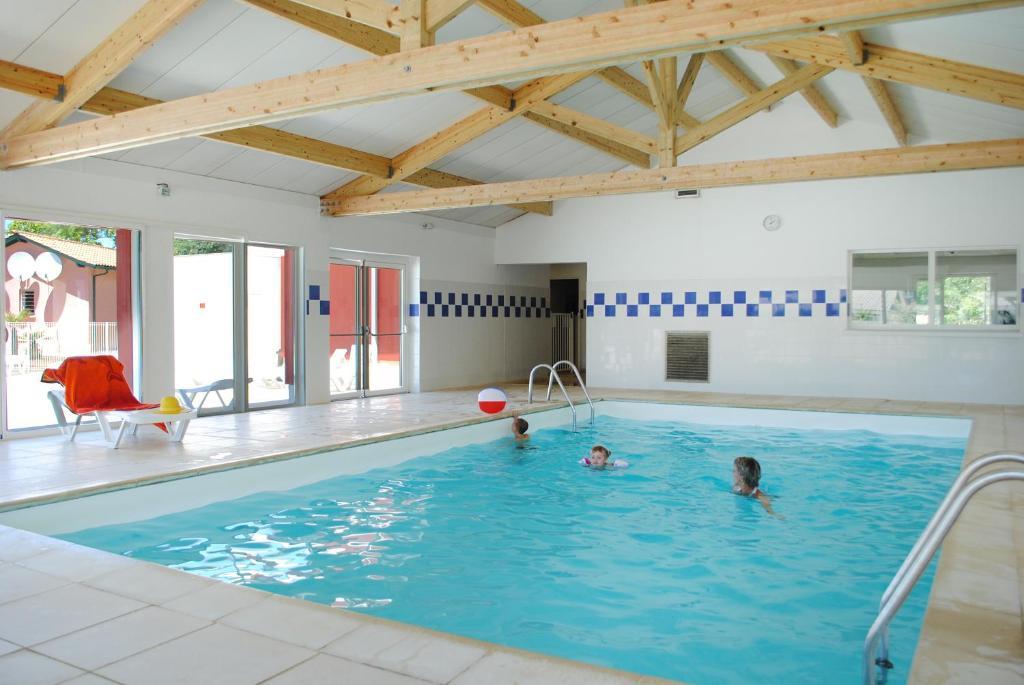 Residence Nemea Les Rives De Saint Brice Ares Buitenkant foto