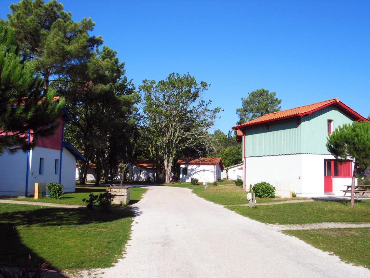 Residence Nemea Les Rives De Saint Brice Ares Buitenkant foto